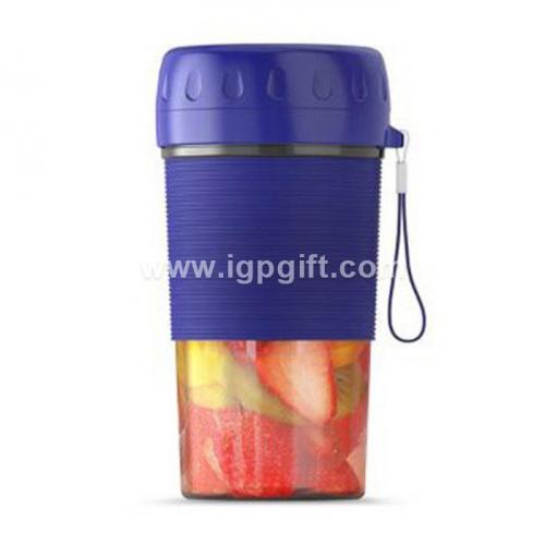 Portable electric juicer                                                                8/5000                                                                                                                                                                 