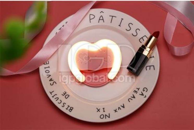 Heart Sefile Light With Mirror